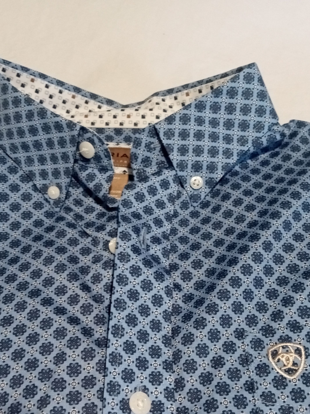 Ariat Men's Blue Geometric Button-Down Shirt - Picture 3 of 8